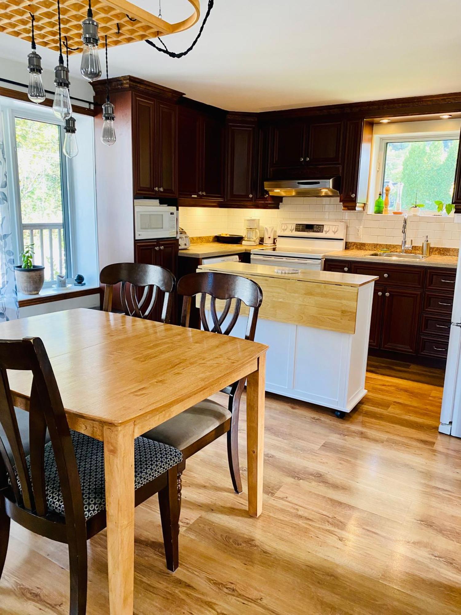 Belle Maison Avec Vue Sur La Riviere LʼAnse-Saint-Jean Esterno foto